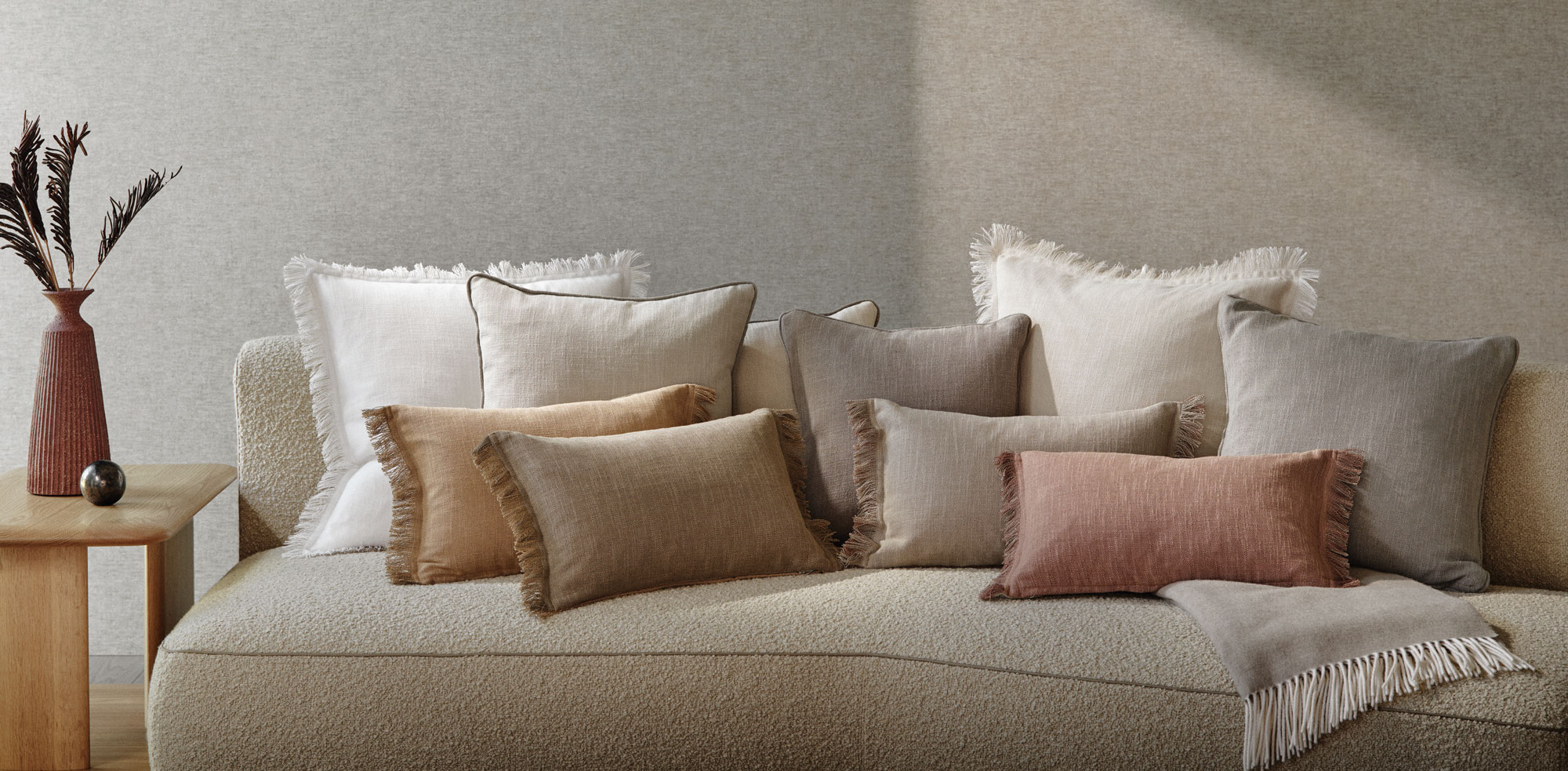 2.ST_Bonfitte_cushion_room2 (2).jpg